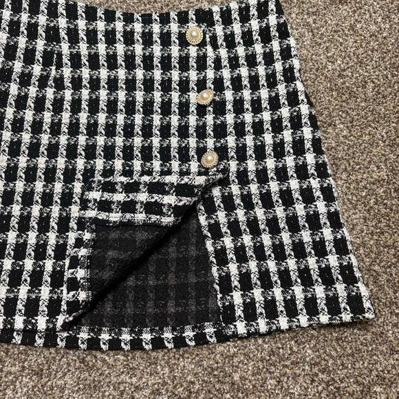 SHEIN Black and White Mini Skirt - Picture 3 of 13
